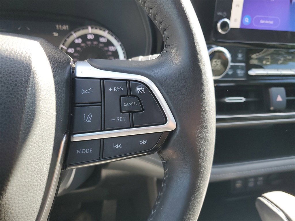 Used 2023 Toyota Highlander LE image 21