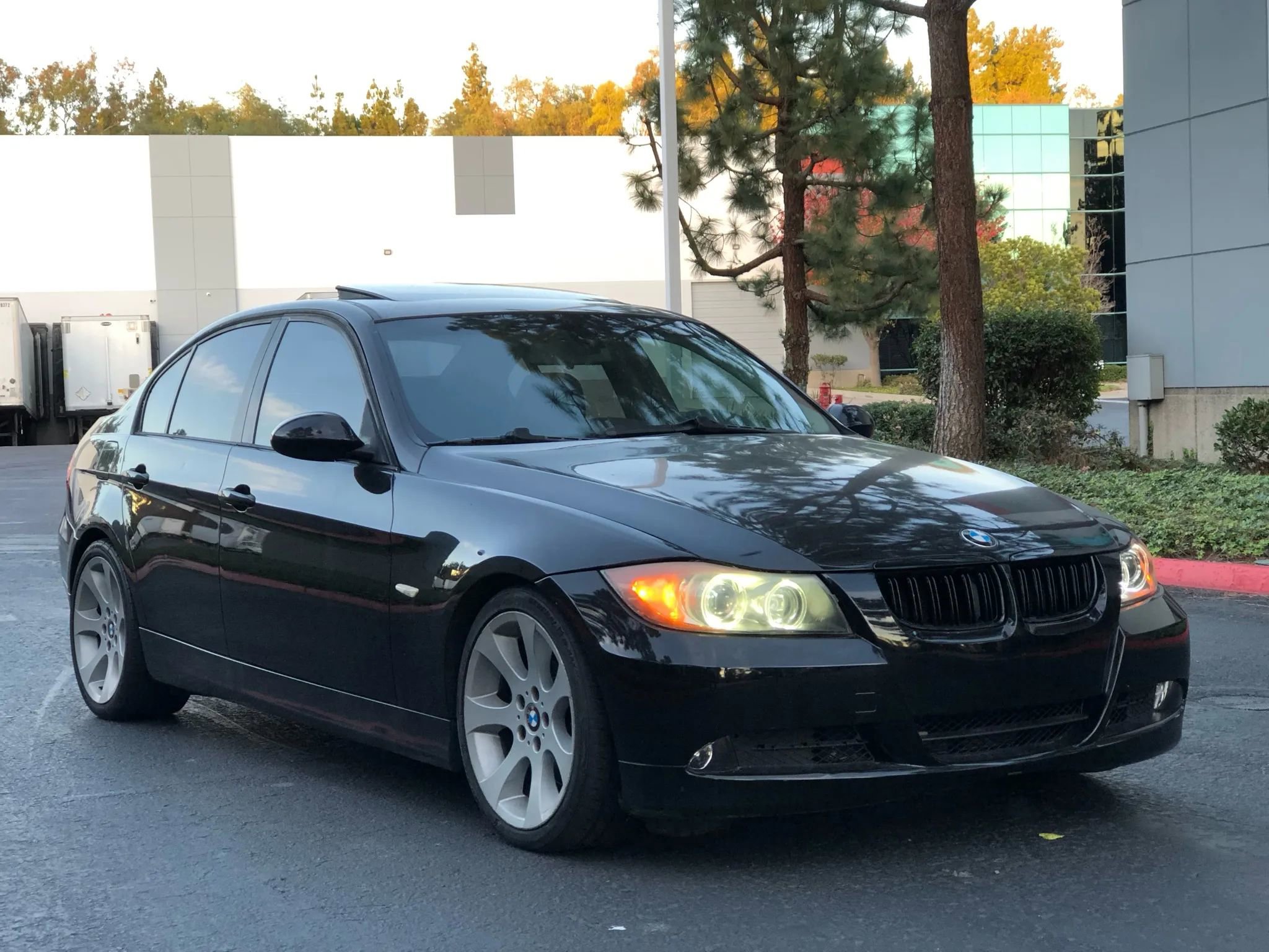 Used 2006 BMW 330i Sedan image 4