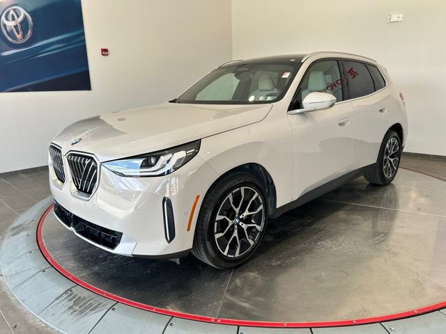 Used 2025 BMW X3 xDrive30i w/ Premium Package AWD/4WD image 3