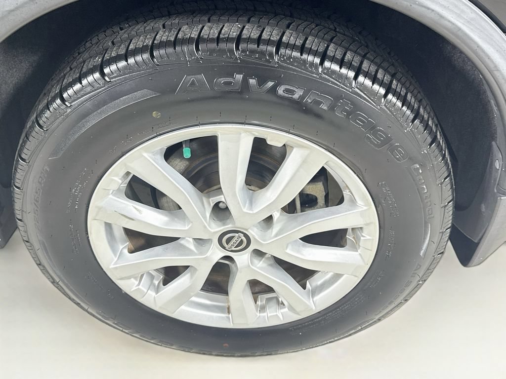 Used 2019 Nissan Rogue S w/ Special Edition Package FWD image 38