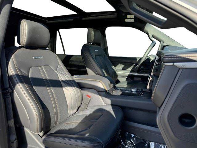 Used 2024 Ford Expedition Platinum RWD image 57
