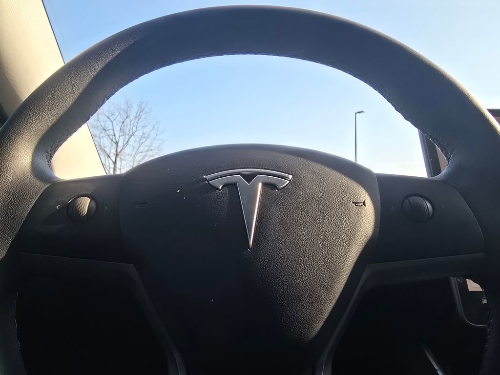 Used 2020 Tesla Model Y Long Range image 26