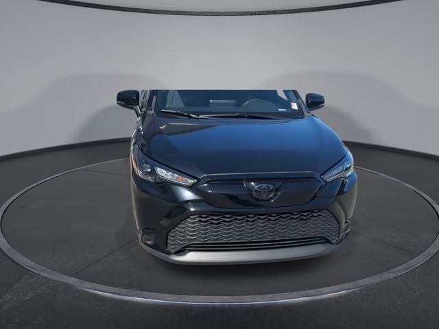 Used 2023 Toyota Corolla Cross SE image 6