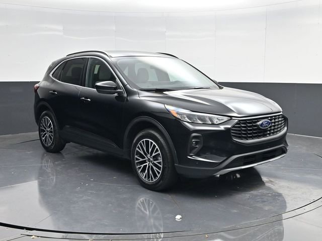 Used 2025 Ford Escape SE image 1