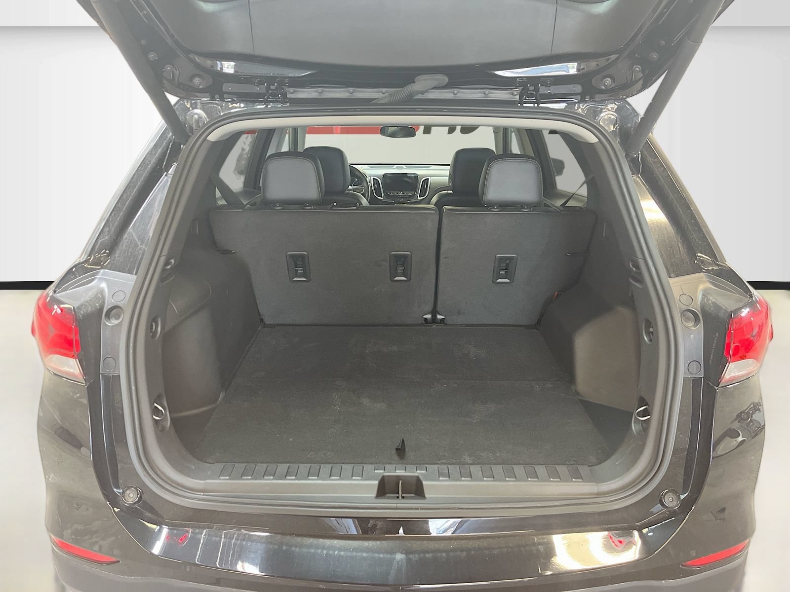 Used 2024 Chevrolet Equinox Premier AWD/4WD image 25