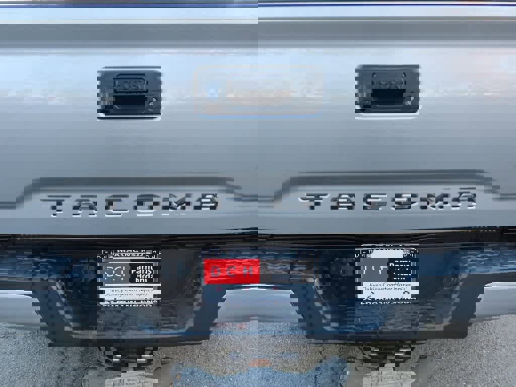 Used 2019 Toyota Tacoma TRD Sport image 7