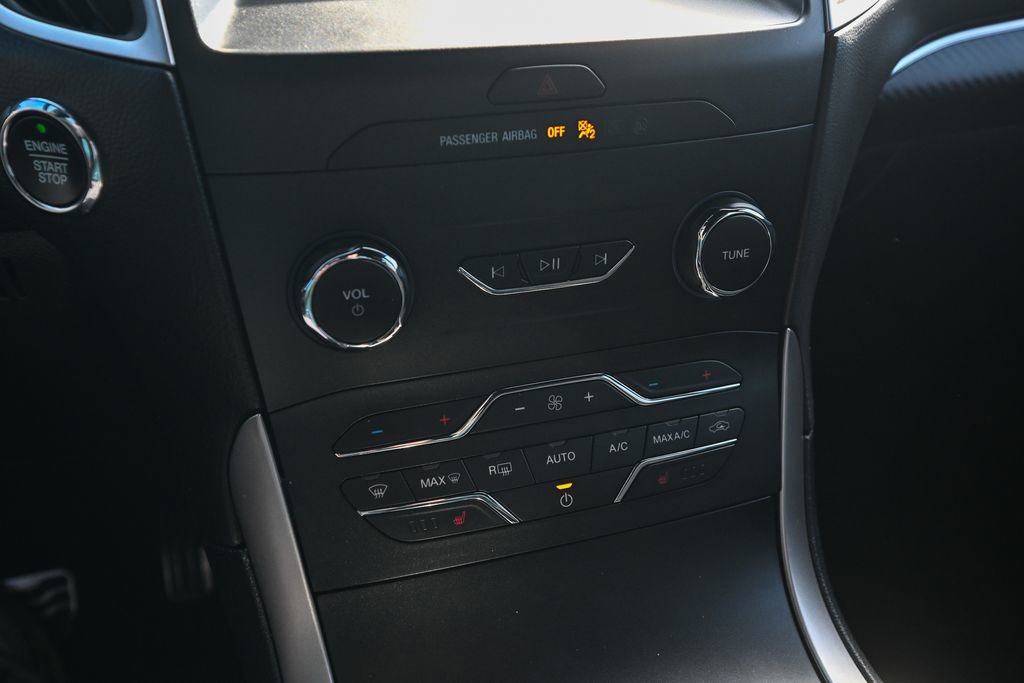 Used 2020 Ford Edge ST-Line w/ Cold Weather Package image 34