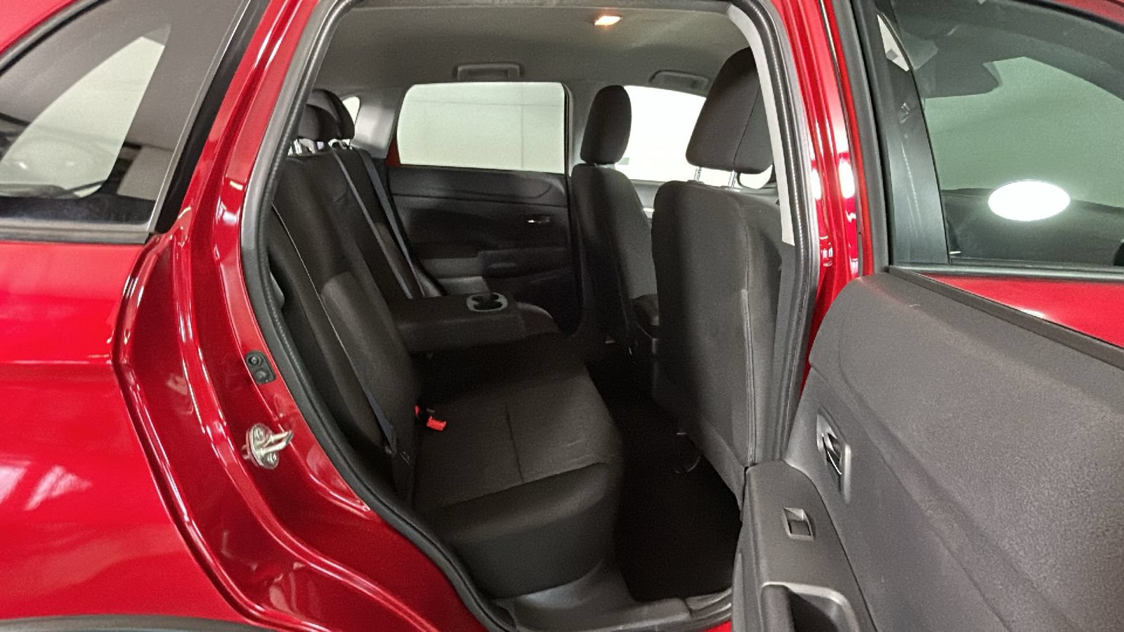 Used 2025 Mitsubishi Outlander Sport ES AWD/4WD image 32