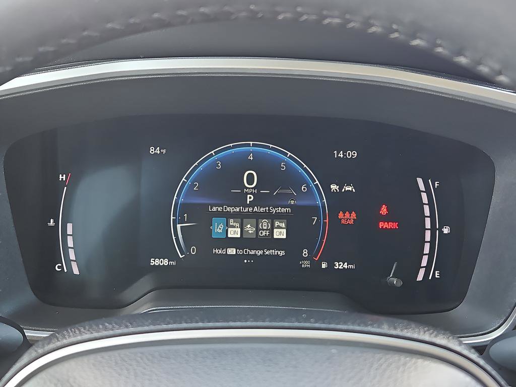 Used 2025 Toyota Corolla Cross XLE image 17