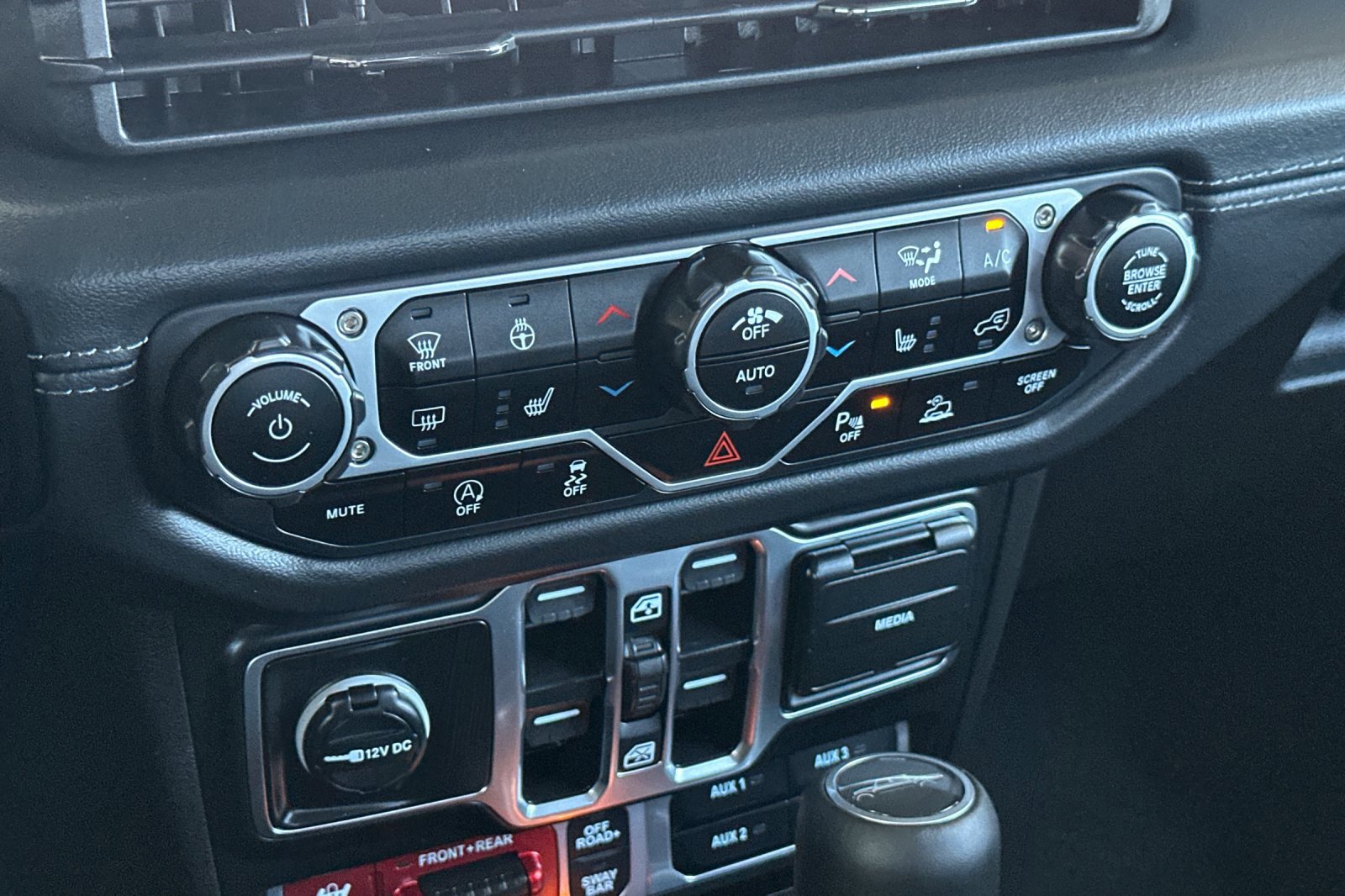 New 2025 Jeep Gladiator Rubicon image 19