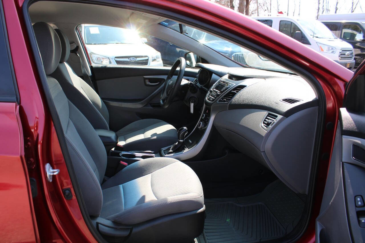 Used 2016 Hyundai Elantra SE image 28