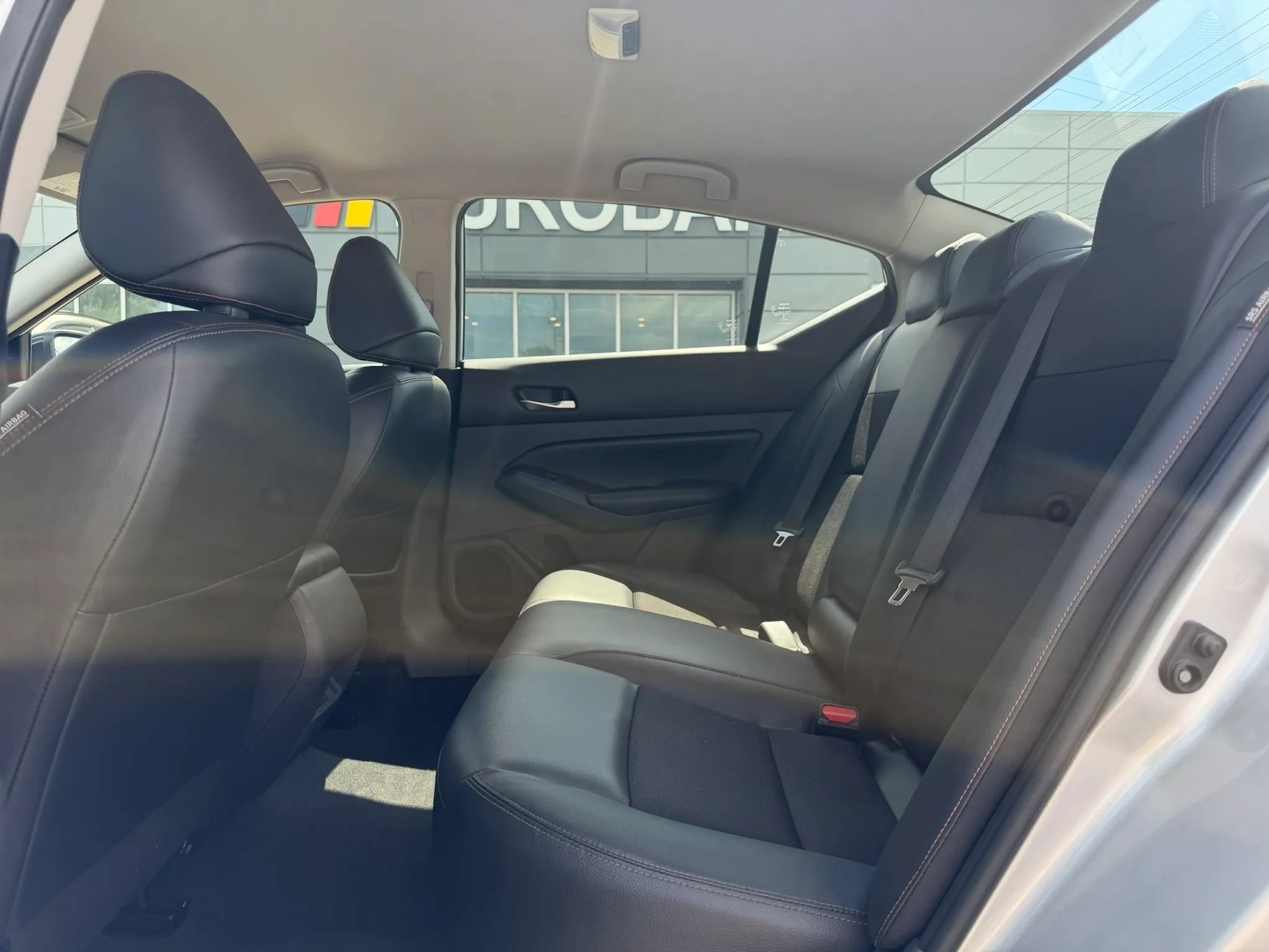Used 2022 Nissan Altima 2.5 SR FWD image 8