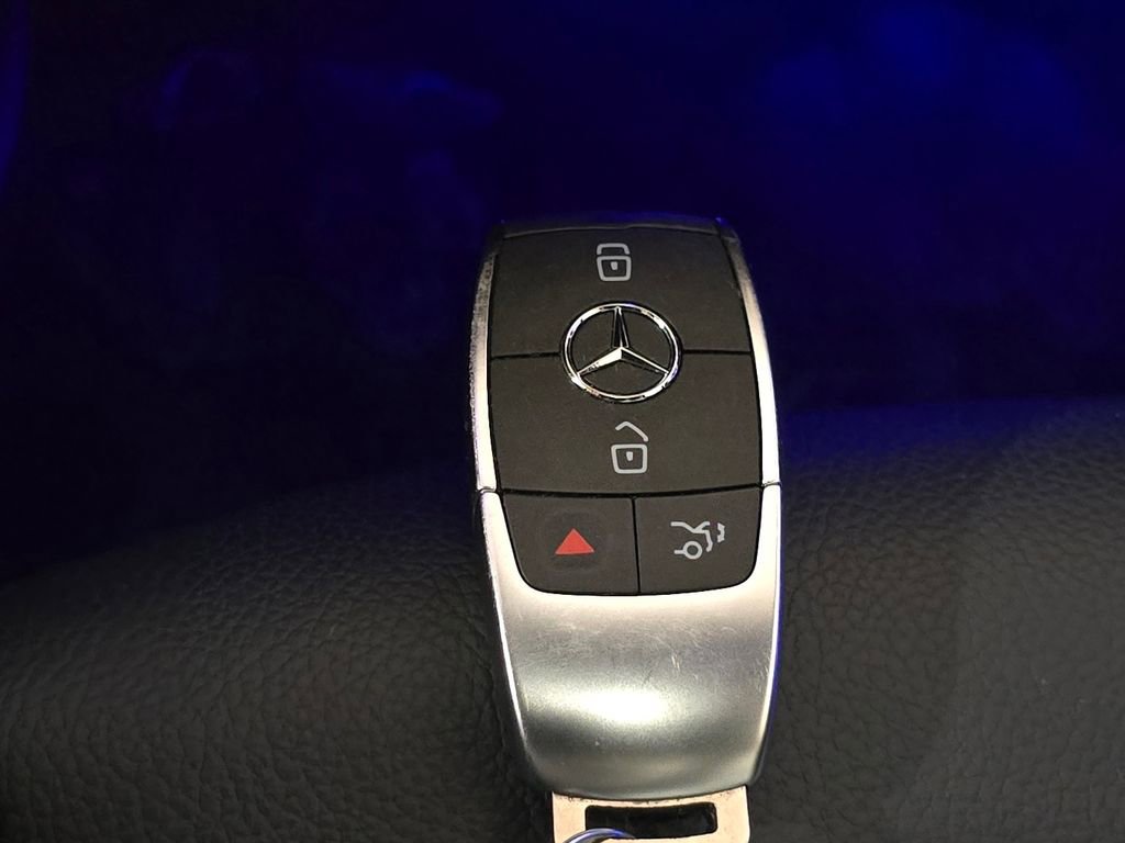 Used 2022 Mercedes-Benz CLA 250 4MATIC image 32