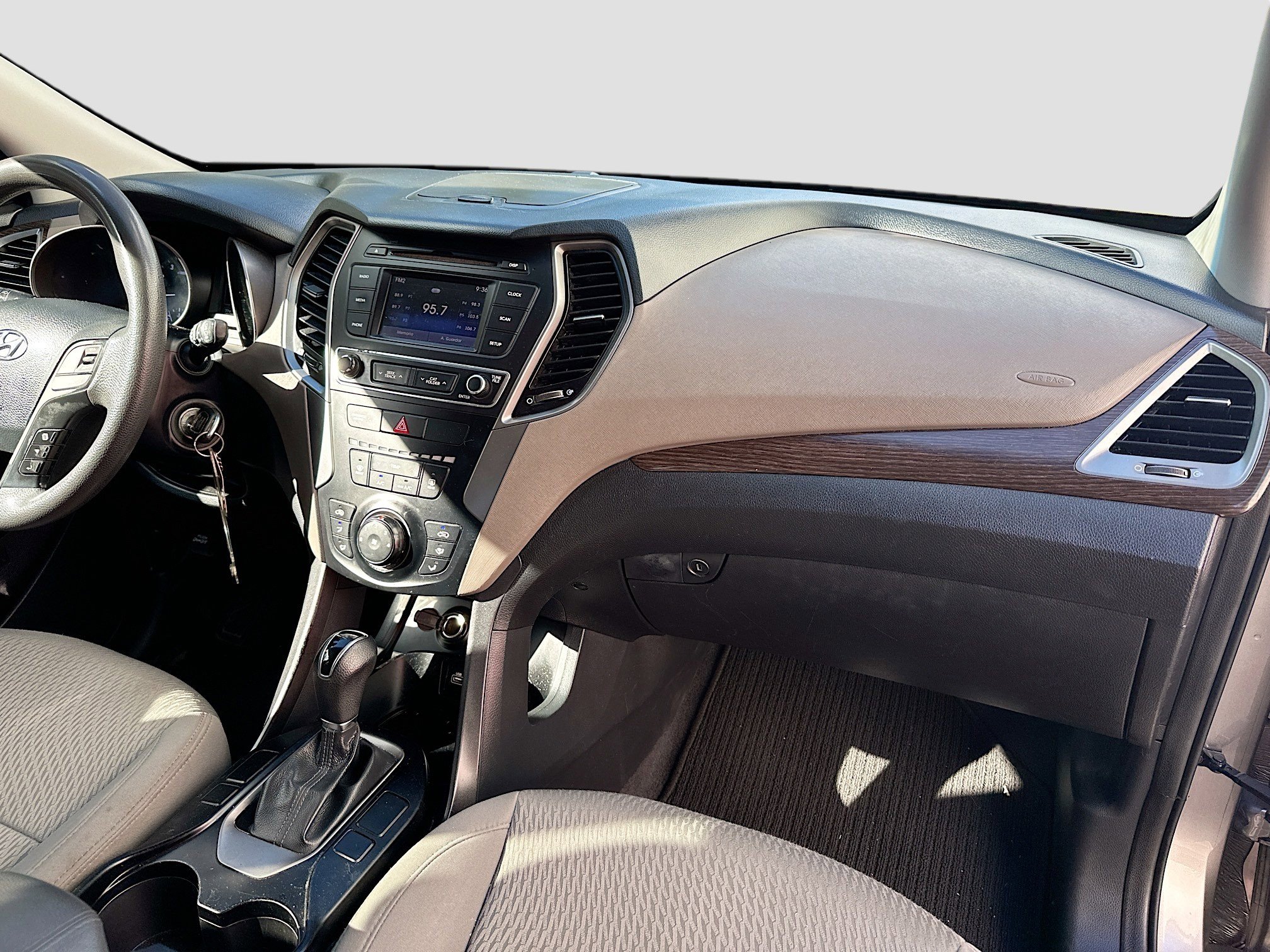 Used 2017 Hyundai Santa Fe Sport image 29