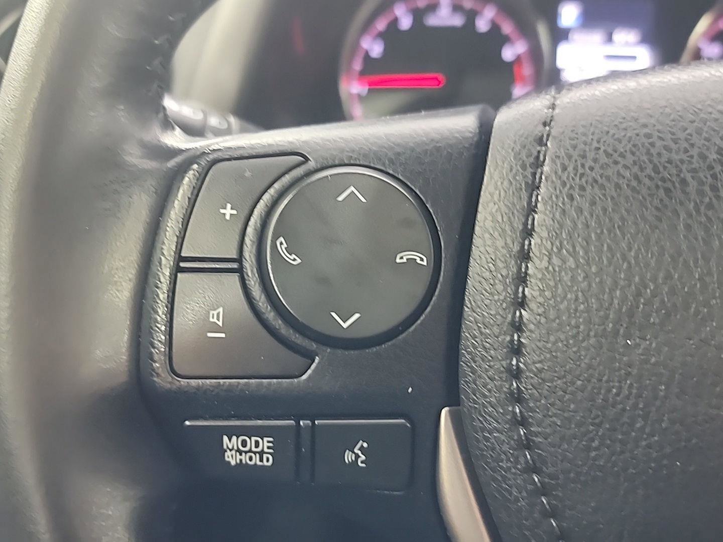 Used 2018 Toyota RAV4 SE w/ Power Extra Value Package image 28