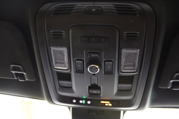 Used 2023 GMC Yukon Denali Ultimate image 43