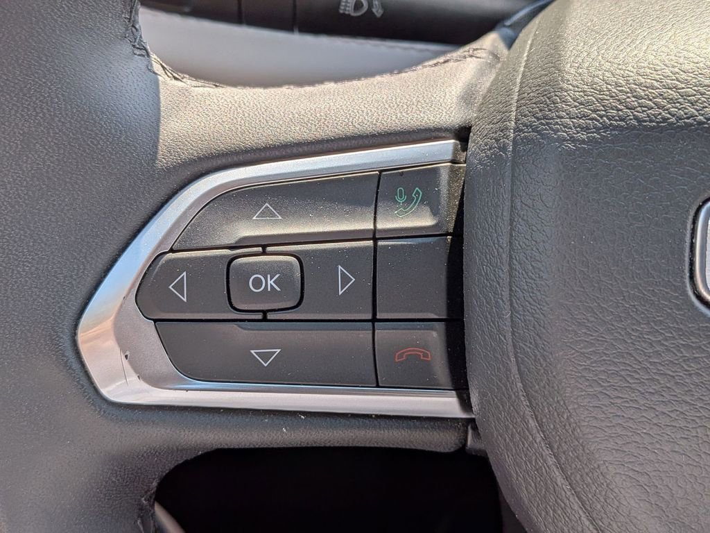 Used 2025 Jeep Compass Limited image 19