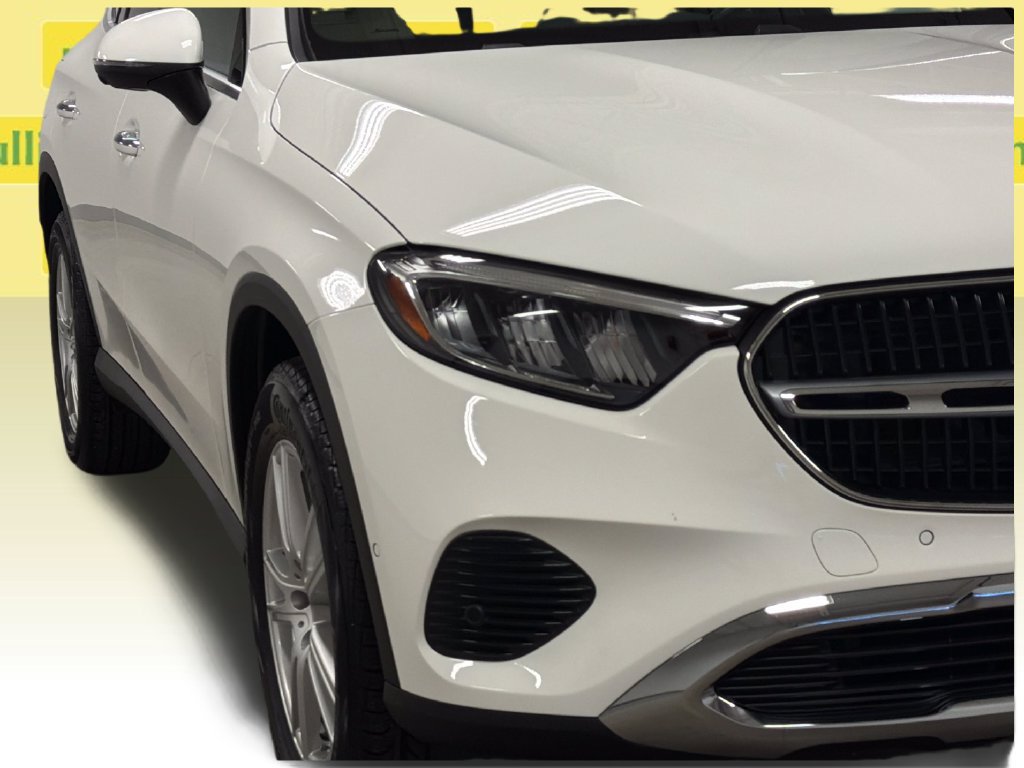 Used 2025 Mercedes-Benz GLC 300 image 4
