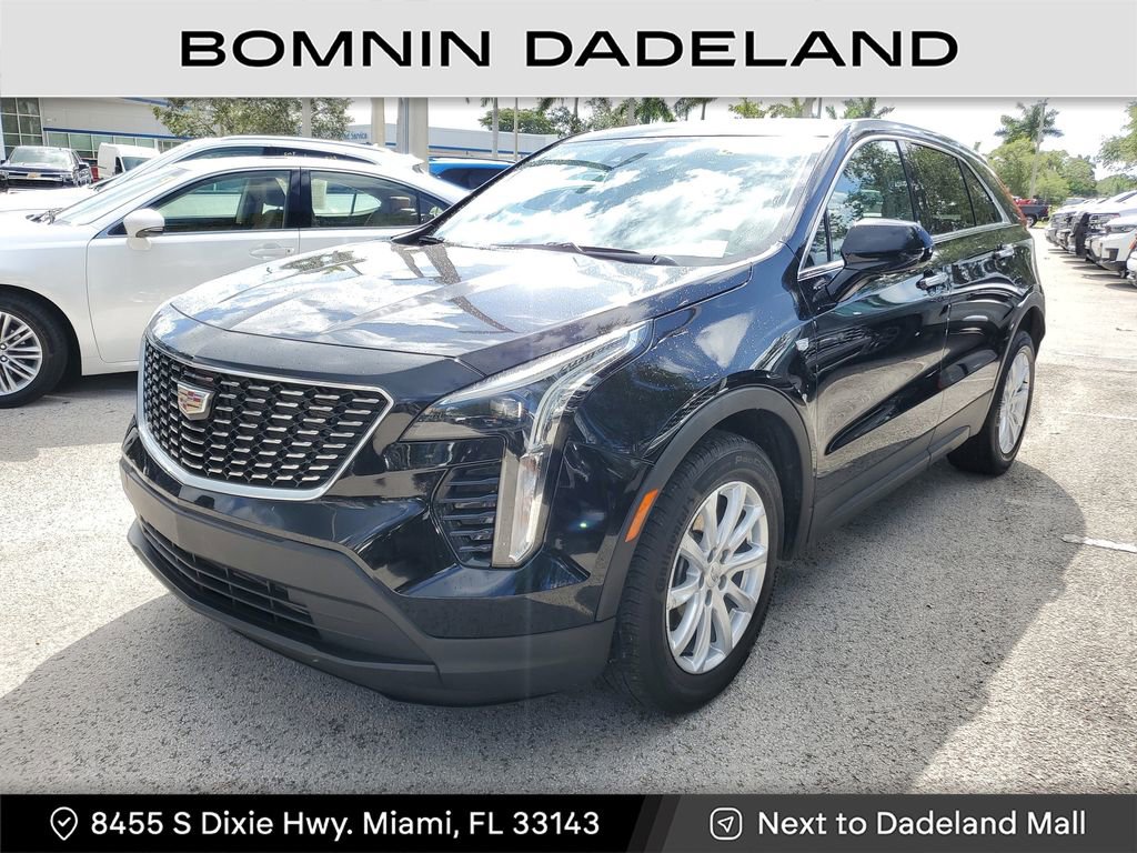 Used 2022 Cadillac XT4 Luxury w/ Driver Awareness Package image 2