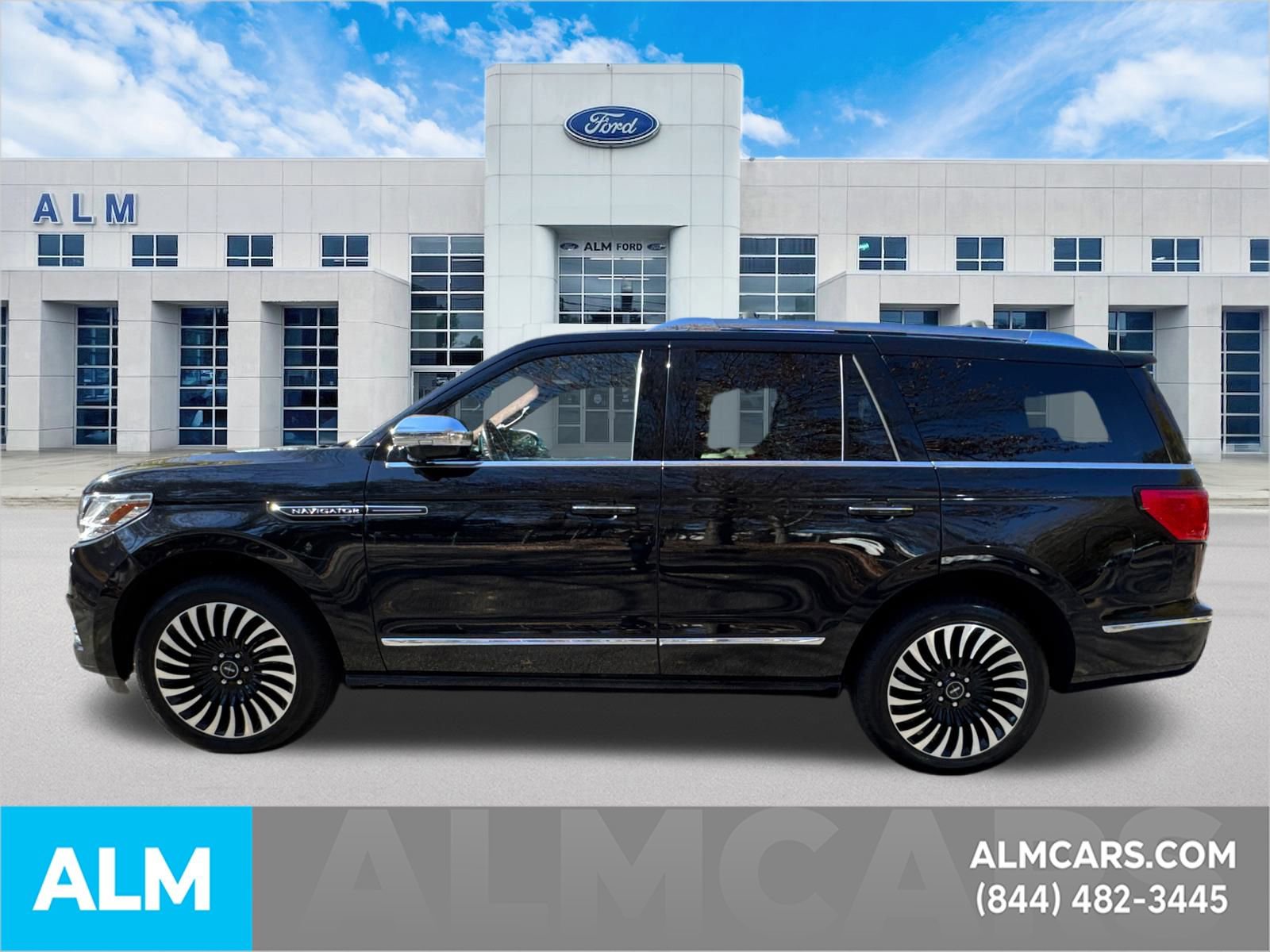 Used 2021 Lincoln Navigator Black Label w/ Cargo Convenience Package image 10