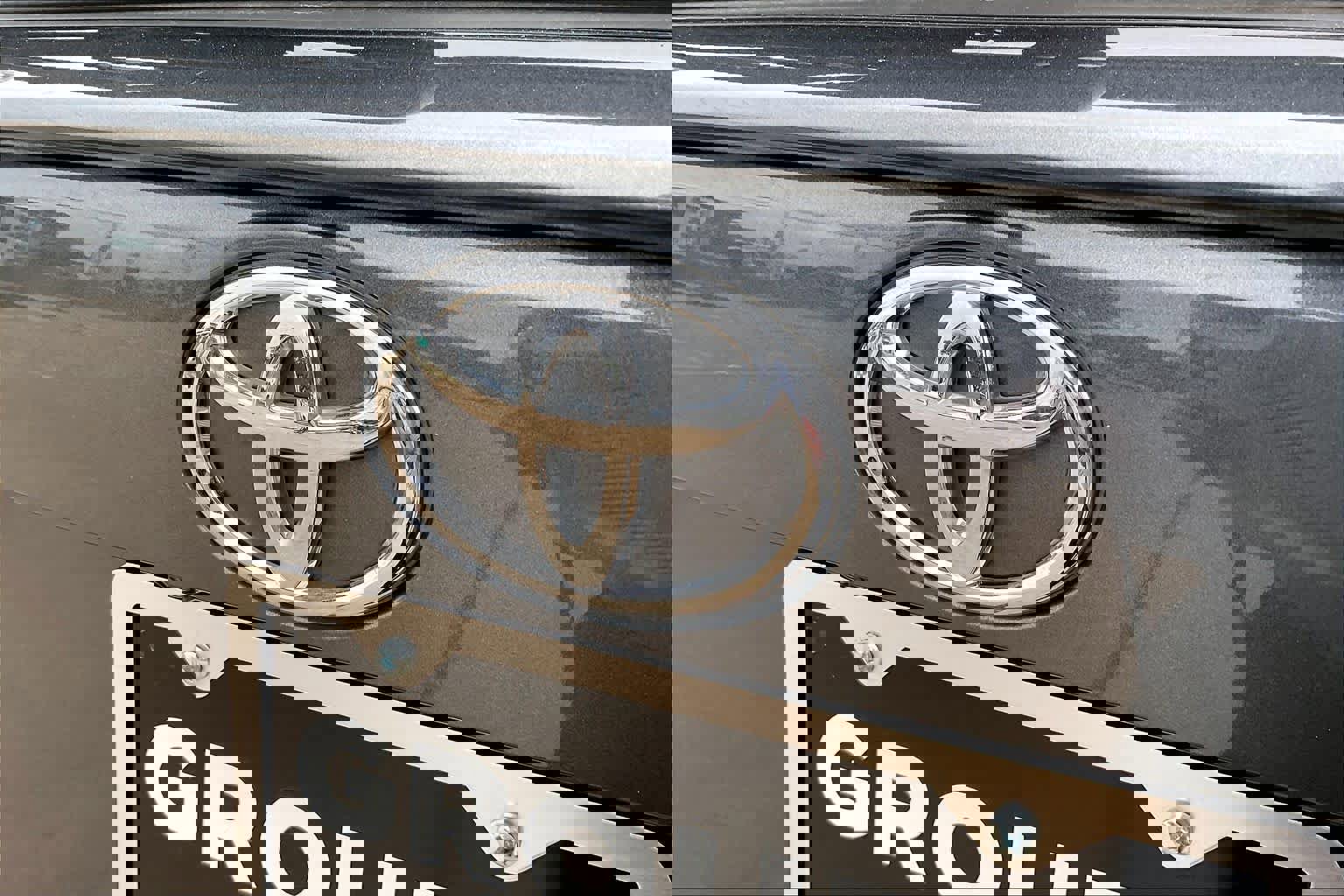 Used 2025 Toyota RAV4 XLE w/ Convenience Package image 27