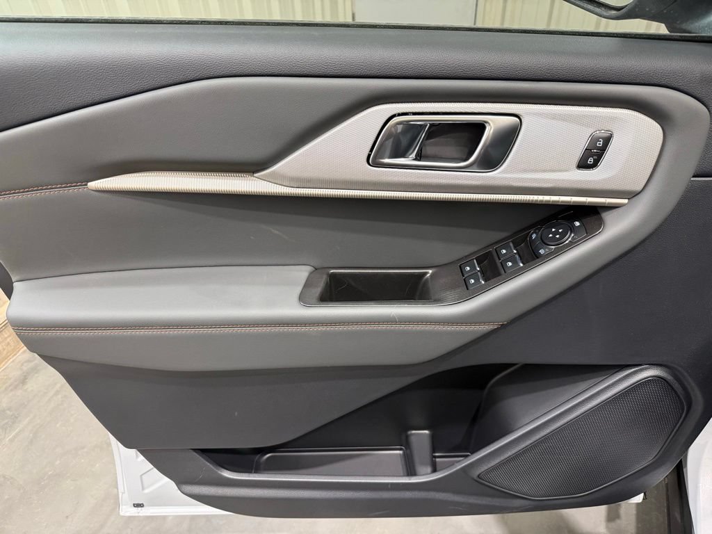 New 2026 Ford Explorer Active w/ Active Comfort Package AWD/4WD image 9