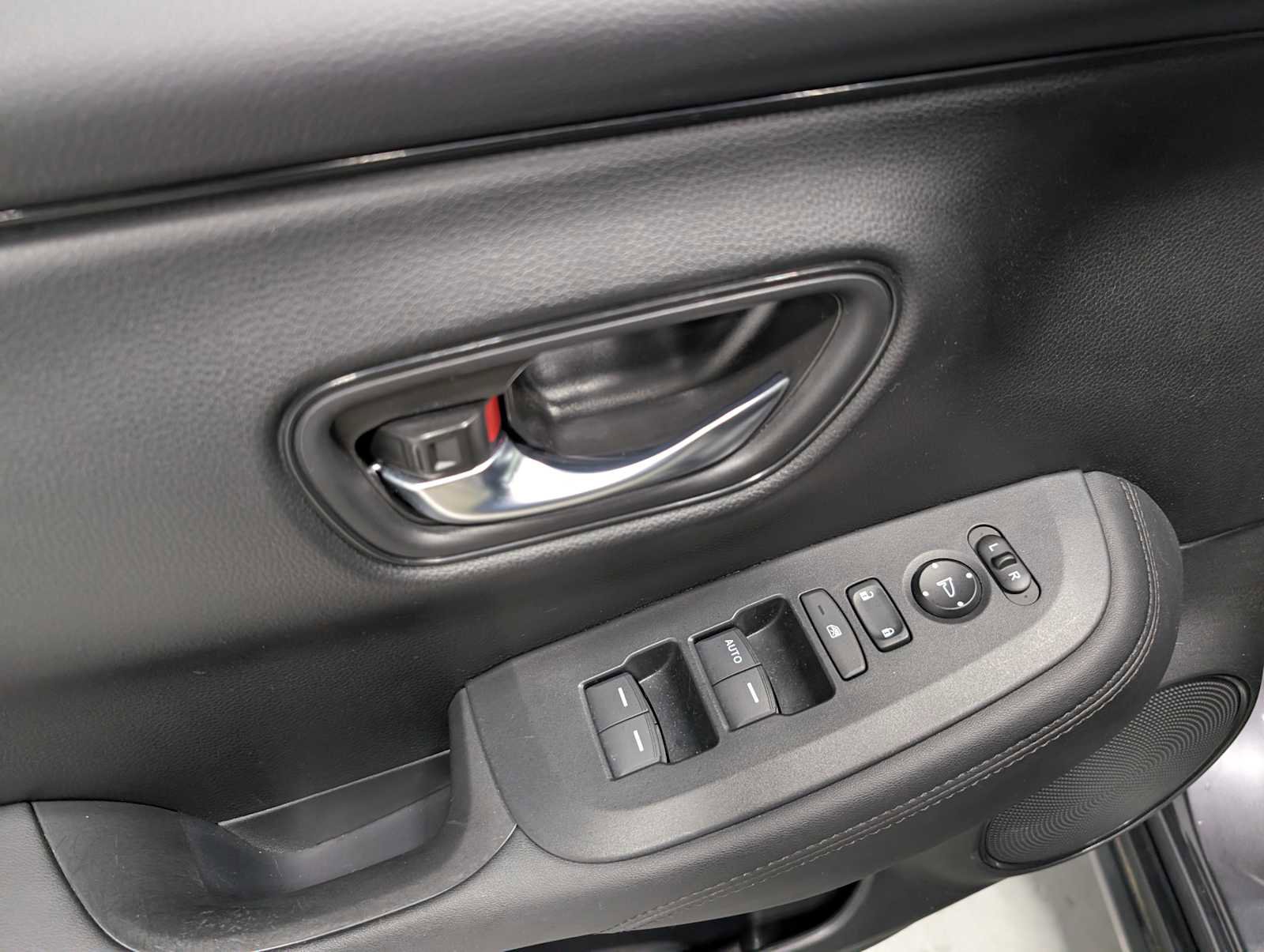 Certified 2023 Honda HR-V LX image 36