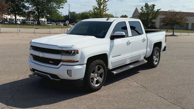Used 2017 Chevrolet Silverado 1500 LT w/ All Star Edition AWD/4WD image 4