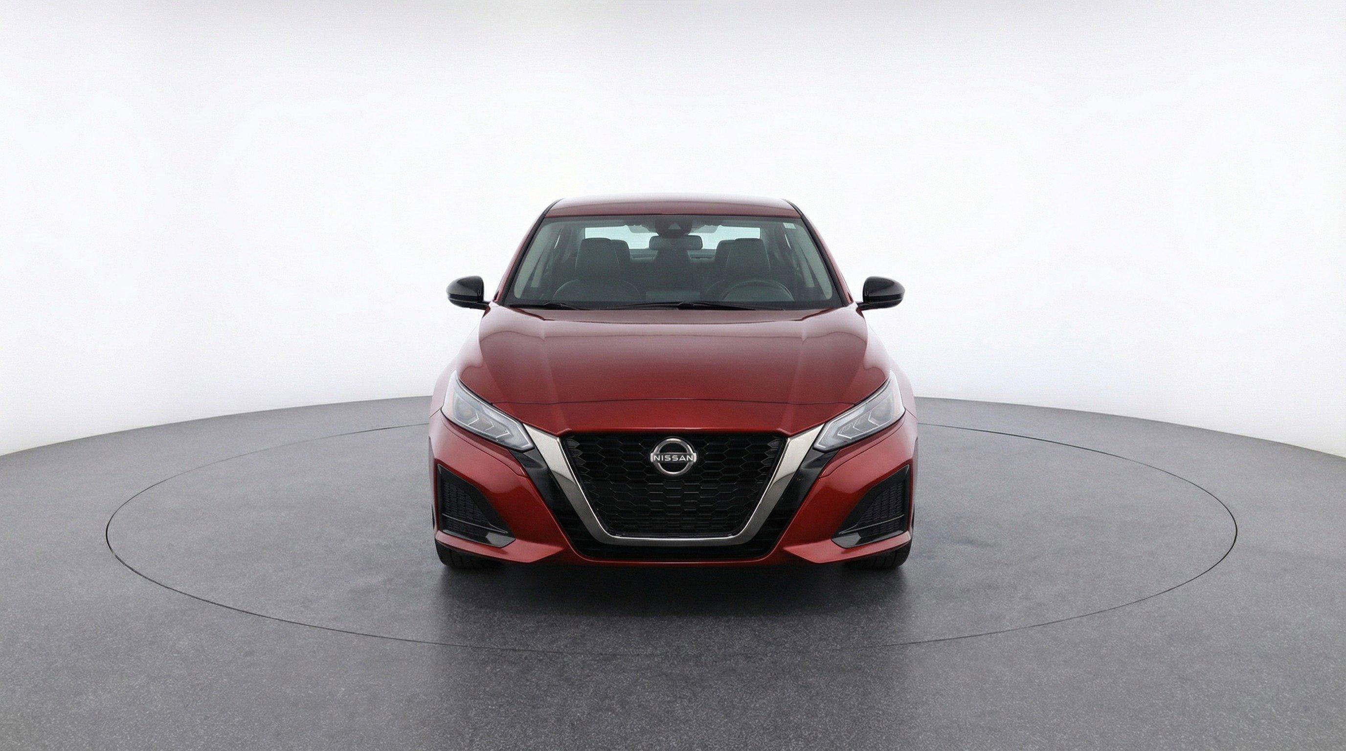 Used 2025 Nissan Altima 2.5 SV image 2