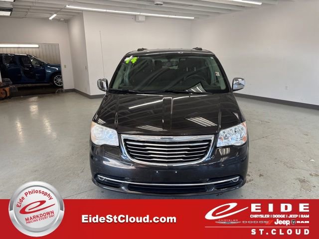 Used 2014 Chrysler Town & Country Touring-L FWD image 1