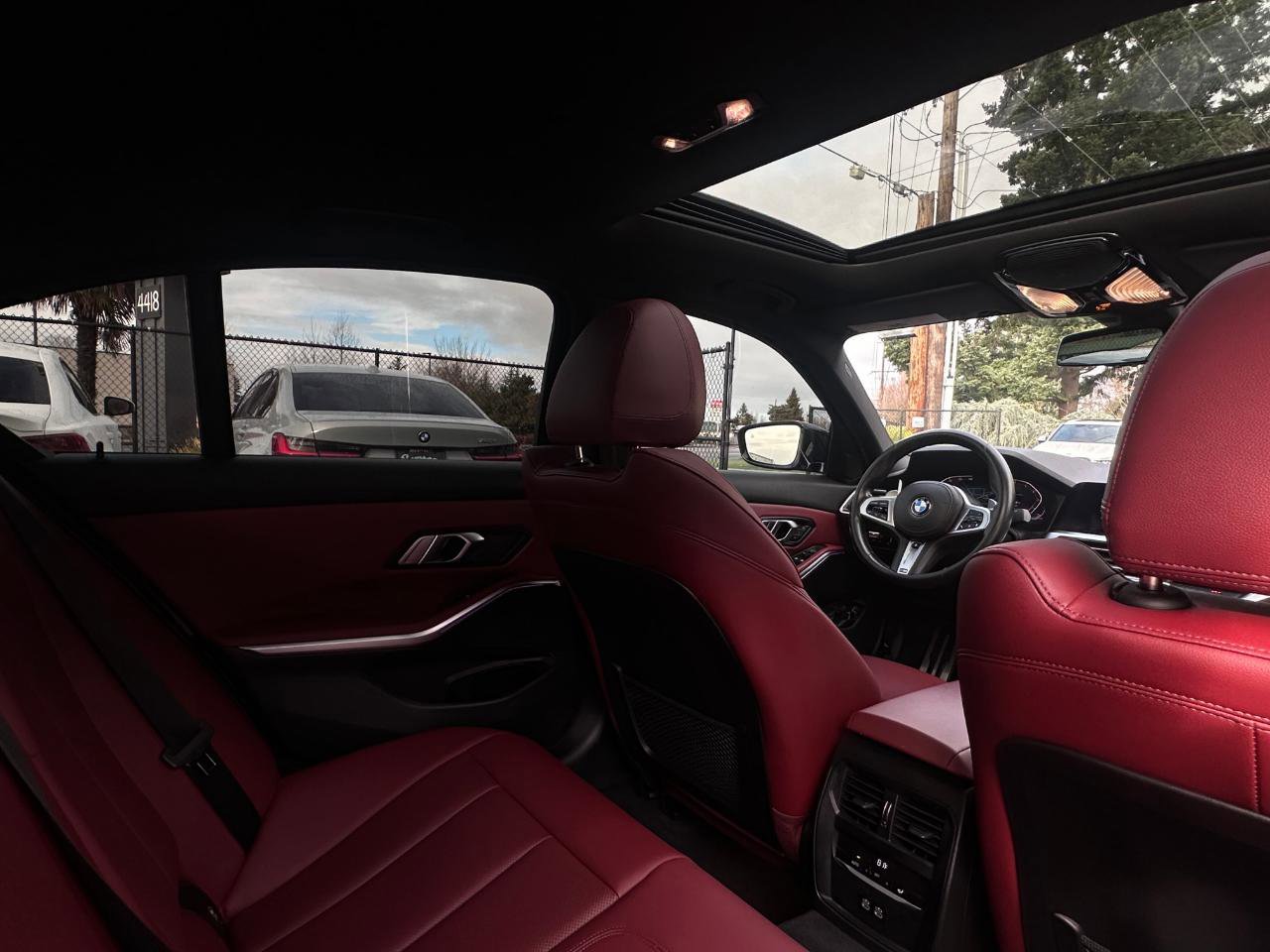 Used 2022 BMW 330i Sedan w/ M Sport Package image 22