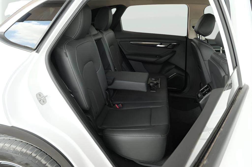 New 2025 VinFast VF 8 Eco image 22