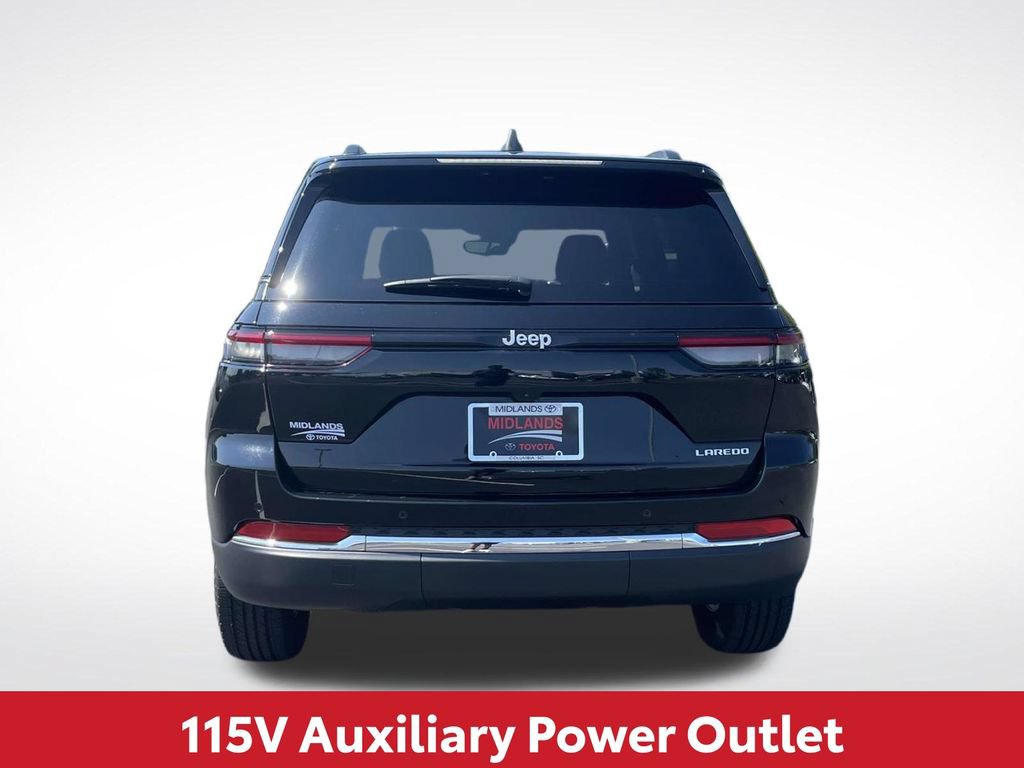 Used 2024 Jeep Grand Cherokee Laredo w/ Luxury Tech Group I RWD image 6