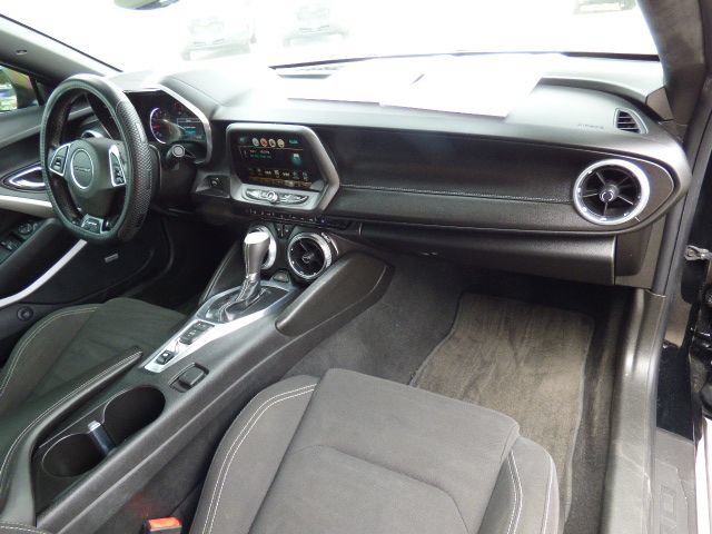Used 2017 Chevrolet Camaro LT w/ Technology Package RWD image 13