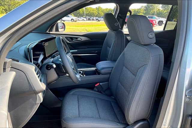 New 2027 Chevrolet Traverse LT w/ Driver Confidence Package FWD image 9