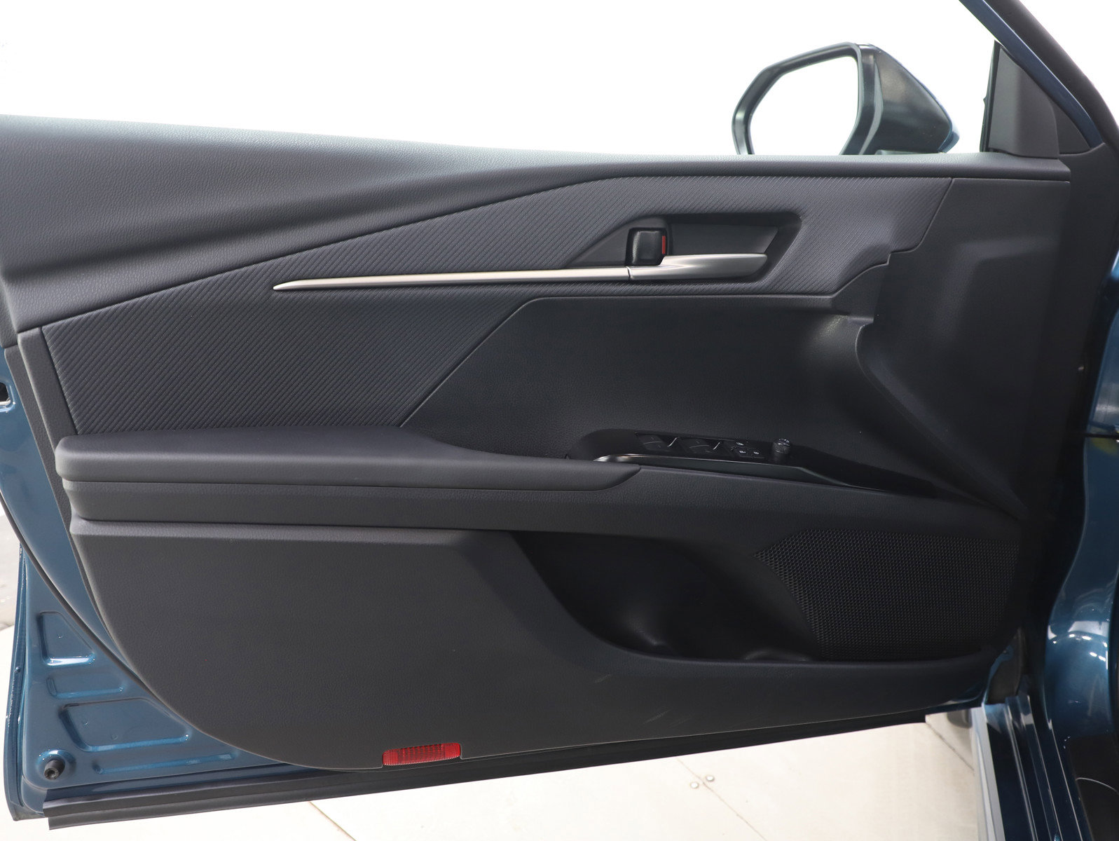 Used 2026 Toyota Camry SE w/ Multimedia Upgrade Package image 19