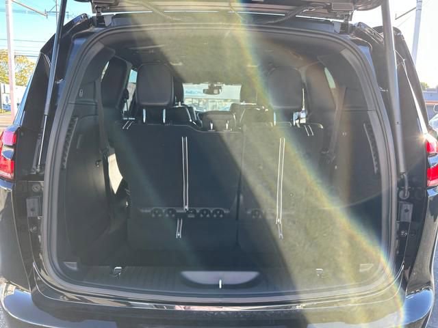 New 2026 Chrysler Pacifica Select image 26