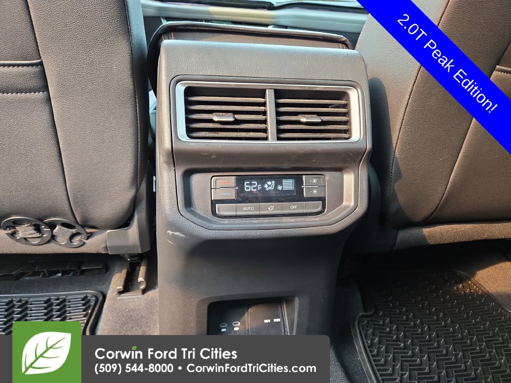 Used 2025 Volkswagen Atlas Peak Edition SE AWD/4WD image 31