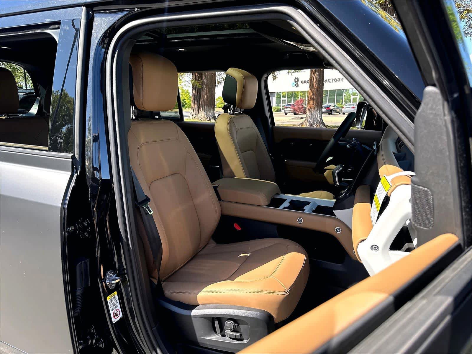 New 2026 Land Rover Defender 110 X-Dynamic SE AWD/4WD image 31