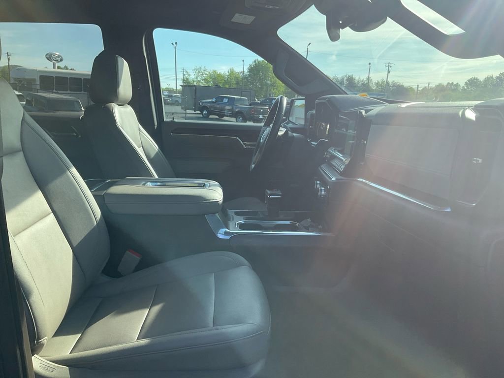 Used 2022 GMC Sierra 1500 SLT w/ SLT Premium Plus Package AWD/4WD image 12