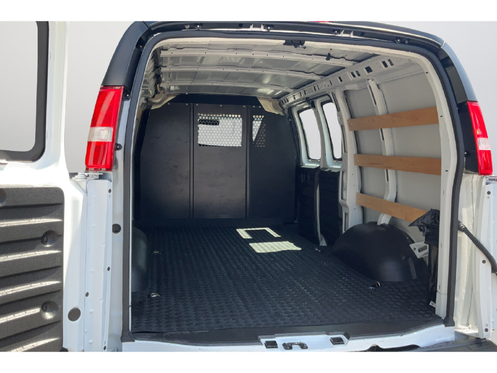 Certified 2025 GMC Savana 2500 w/ Driver Convenience Package RWD image 17