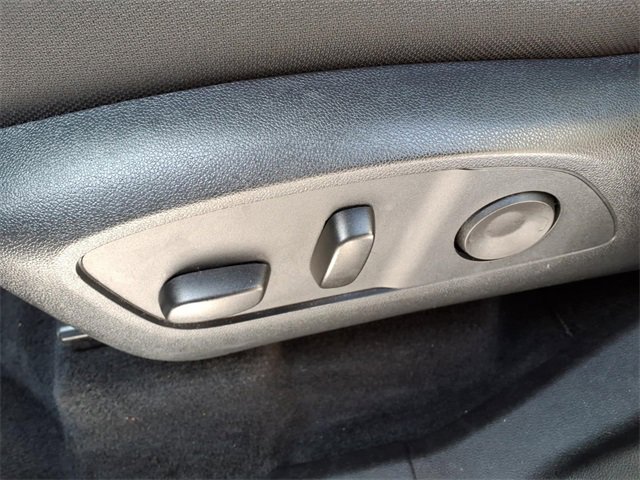 Used 2025 GMC Acadia Elevation image 18