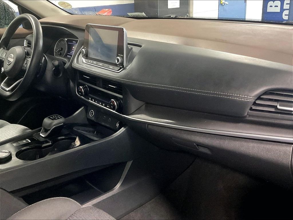 Used 2023 Nissan Rogue SV AWD/4WD image 14