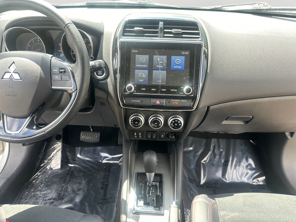 Used 2025 Mitsubishi Outlander Sport SE AWD/4WD image 14