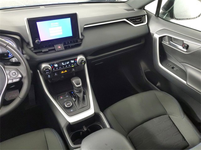 Used 2024 Toyota RAV4 SE image 18