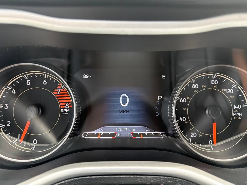 Used 2017 Jeep Cherokee Trailhawk w/ Comfort/Convenience Group AWD/4WD image 51