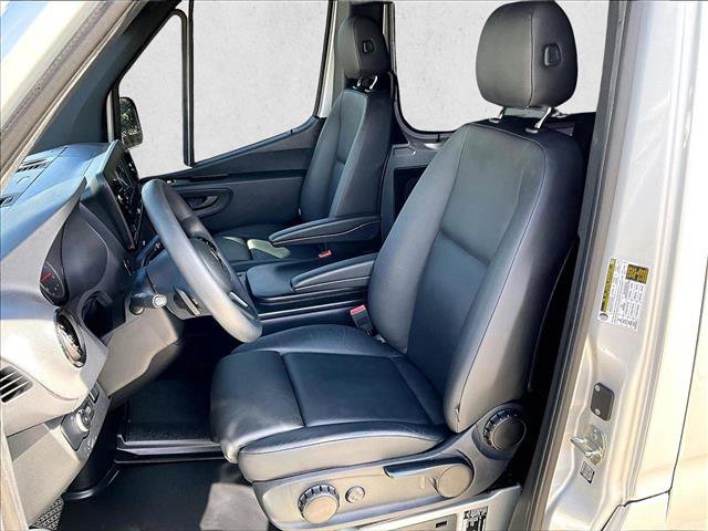Used 2023 Mercedes-Benz Sprinter 2500 image 26