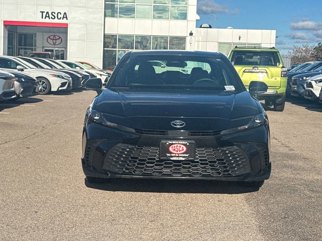 Used 2025 Toyota Camry SE video 2