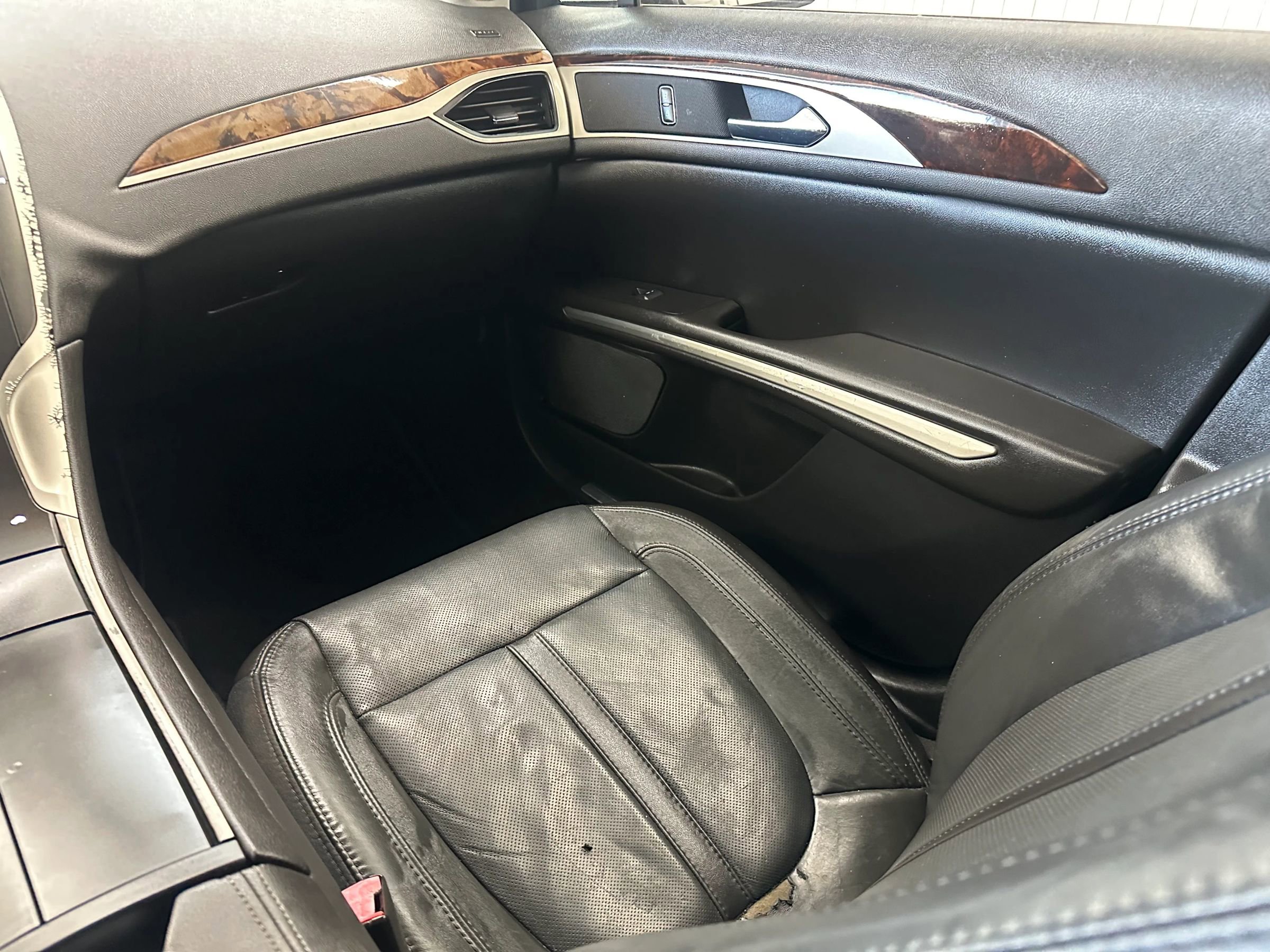 Used 2013 Lincoln MKZ FWD image 17