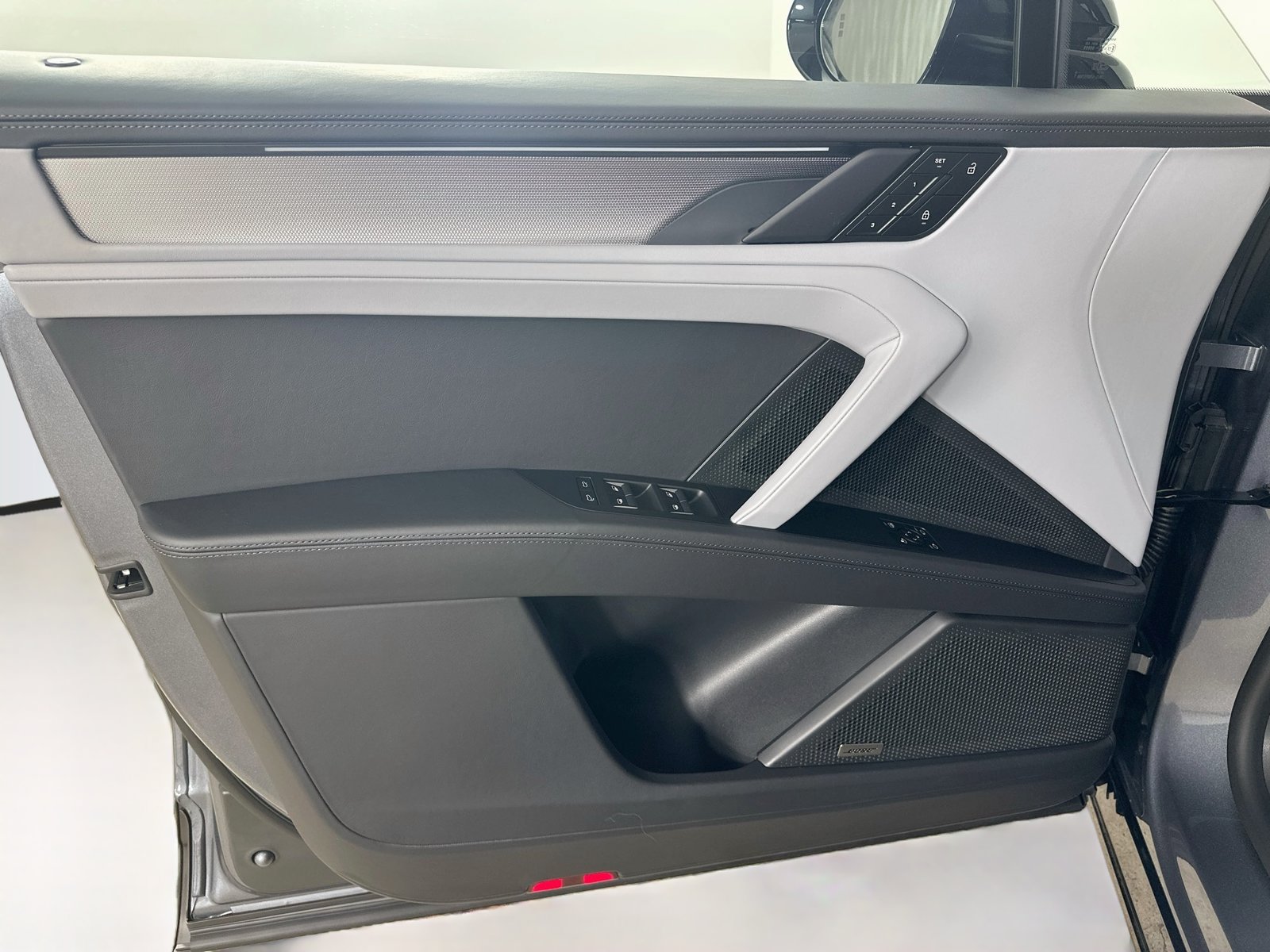 New 2026 Porsche Cayenne S AWD/4WD image 17